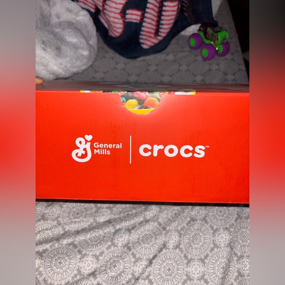 Trix Crocs - Picture 3 of 7